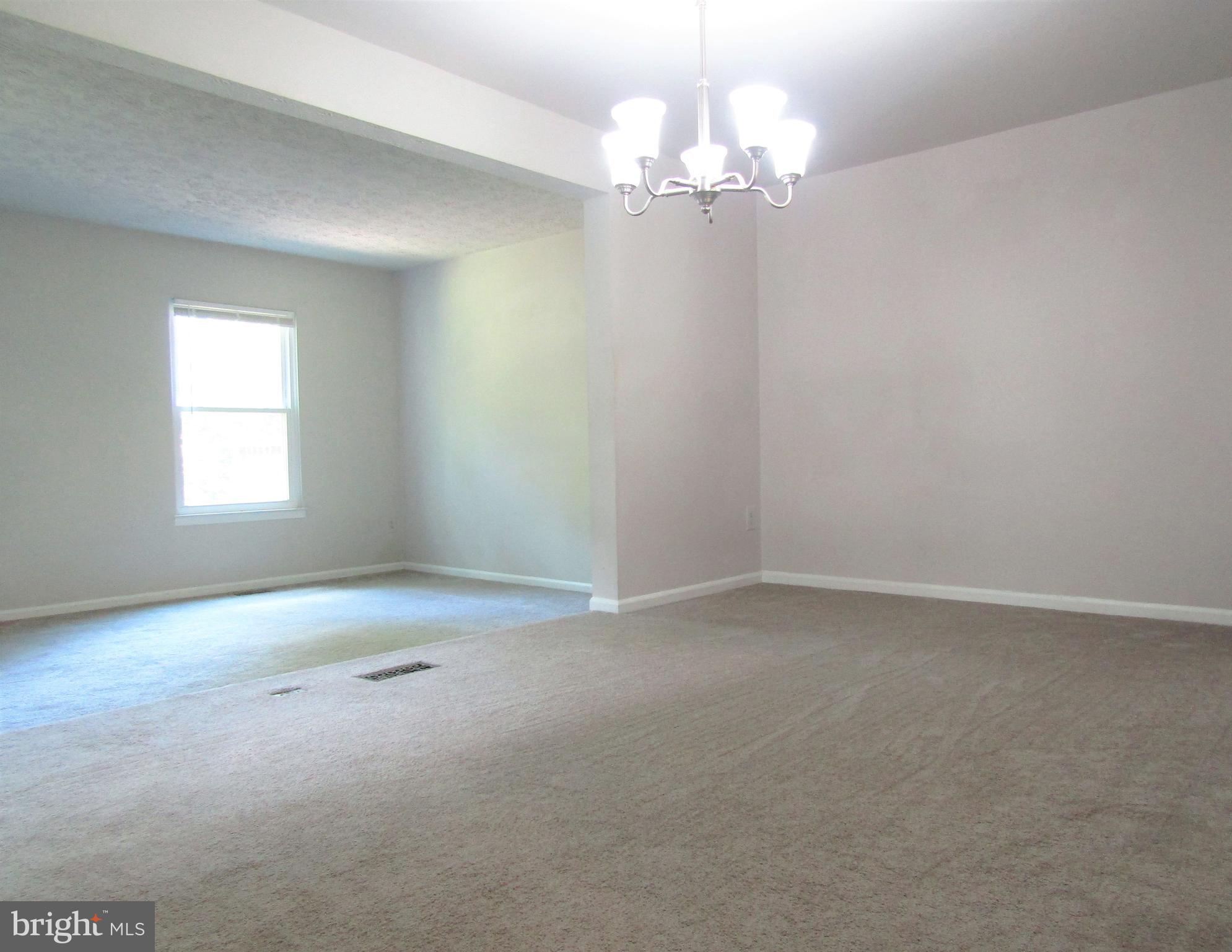 9141 Blarney Stone Drive Springfield, VA 22152 - Photo 5 of 35