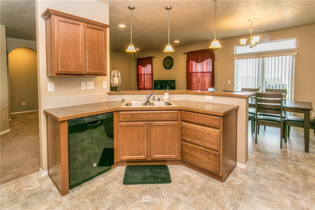 719 South Rees Street Moses Lake, WA 98837 - Photo 6 of 23 Gallery Image 6