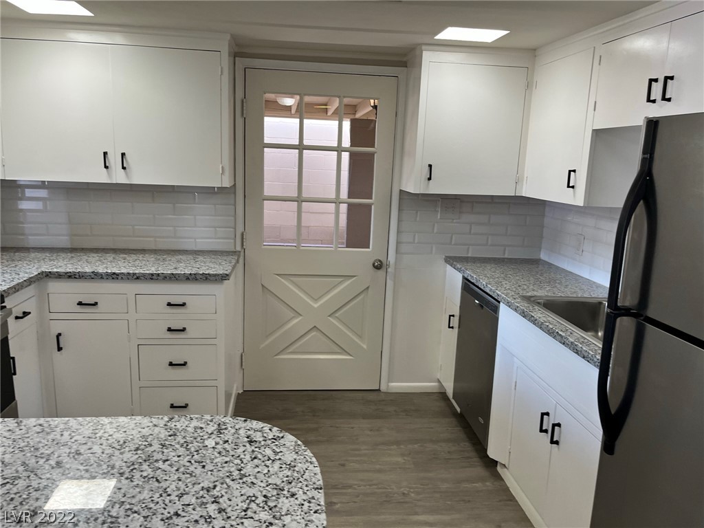 244 Hillcrest Drive Henderson, NV 89015 - Photo 14 of 42