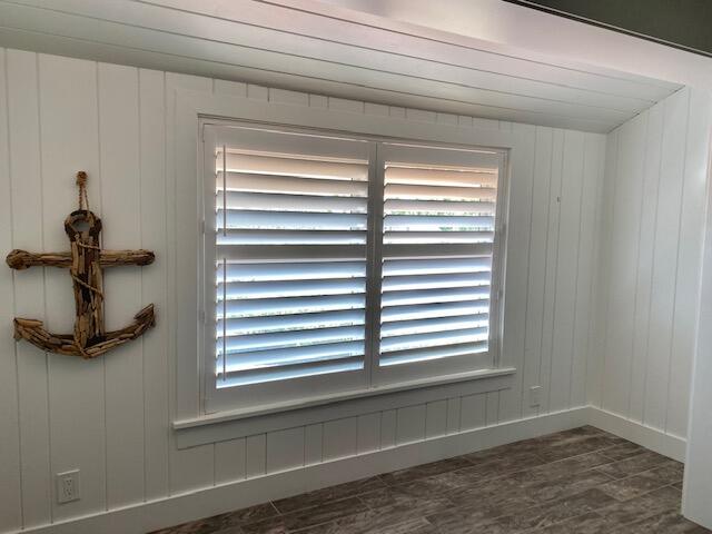 4161 U.S. Highway 1, Unit C3 Jupiter, FL 33477 - Photo 15 of 34 a bathroom with a window and a shower