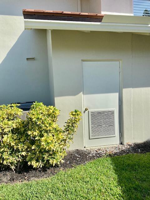 4161 U.S. Highway 1, Unit C3 Jupiter, FL 33477 - Photo 26 of 34 a front view of a house