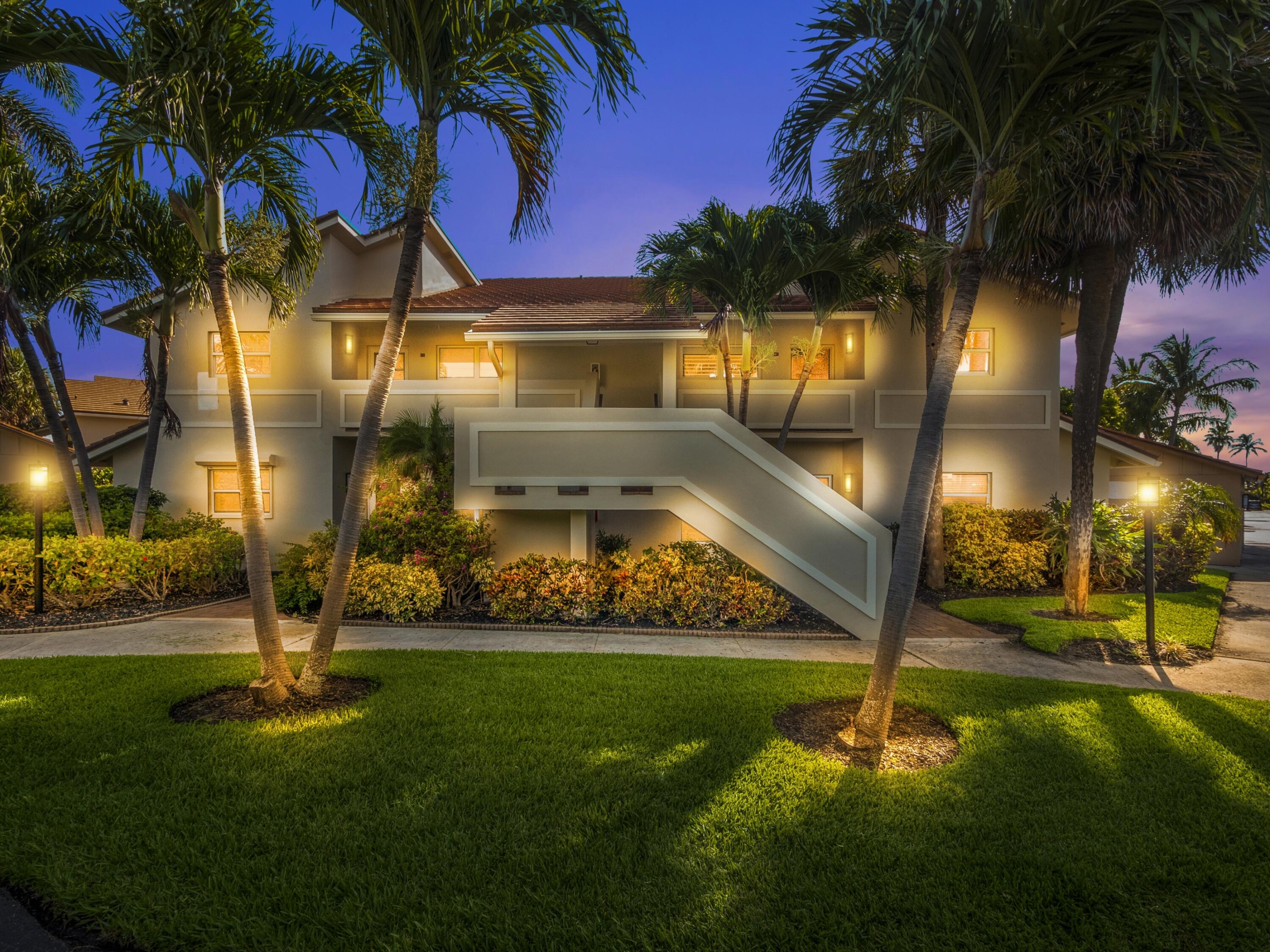 4161 U.S. Highway 1, Unit C3 Jupiter, FL 33477 - Photo 5 of 34 a view of a yard