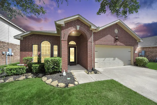 $308,000 | 6611 Hawkins Hill Lane, Dickinson, TX 77539