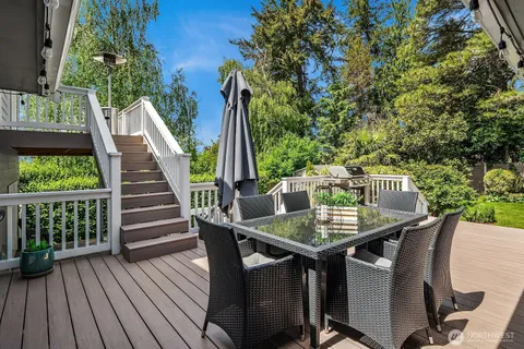 $1,148,000 | 216 Southwest 192nd Street, Normandy Park, WA 98166