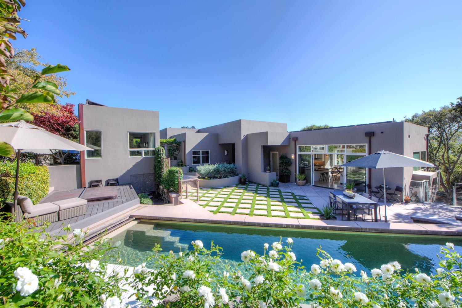83 Round Hill Road Tiburon, CA 94920 - Photo 1 of 1 Gallery Image 1