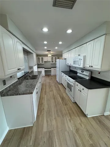 $2,499 | 1764 Thames Street, Clearwater, FL 33755