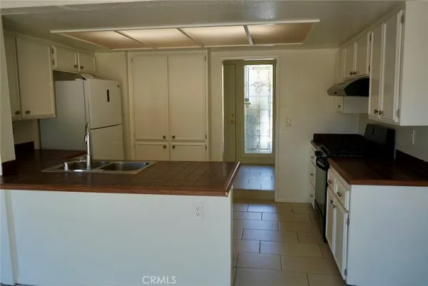 $4,400 | 1318 Applecross Lane, Huntington Beach, CA 92648