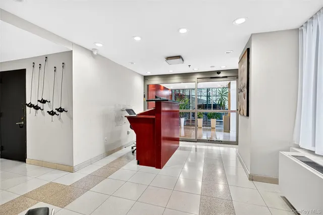 $350,000 | 2287 Johnson Avenue, Unit 10B | Spuyten Duyvil