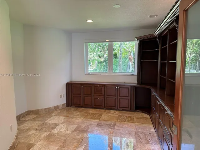 $15,500 | 10600 Southwest 69th Avenue, Pinecrest, FL 33156