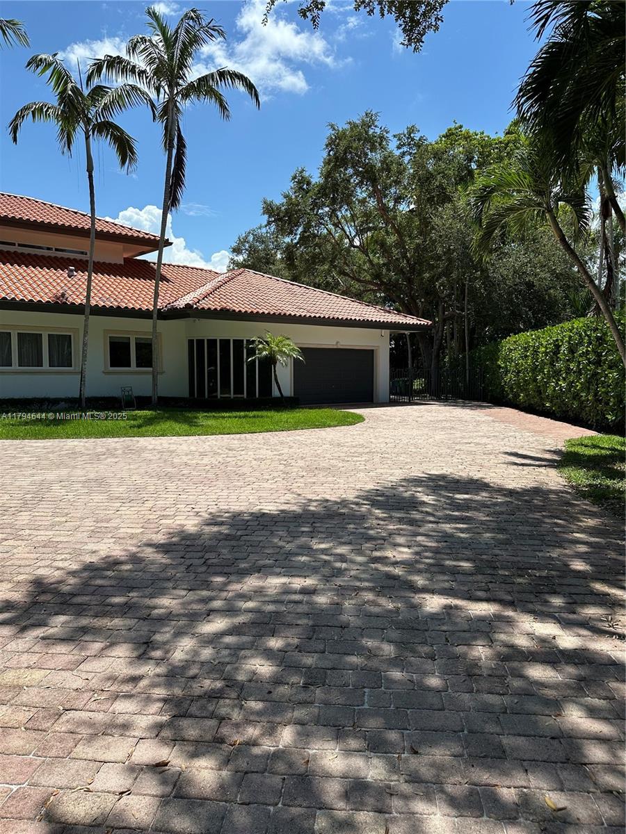 10600 Southwest 69th Avenue Pinecrest, FL 33156 - Photo 35 of 43