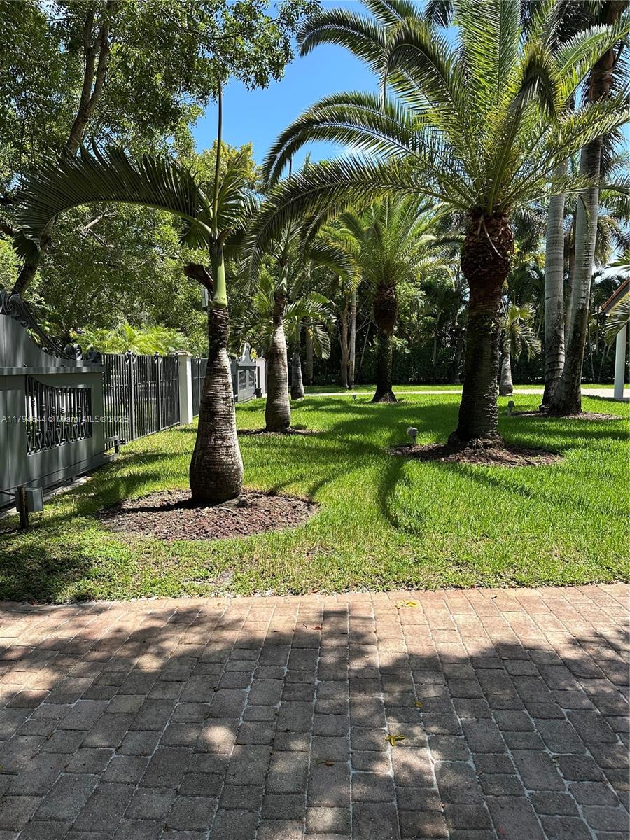 10600 Southwest 69th Avenue Pinecrest, FL 33156 - Photo 41 of 43