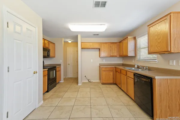 $1,750 | 9919 Mustang Rise, San Antonio, TX 78254