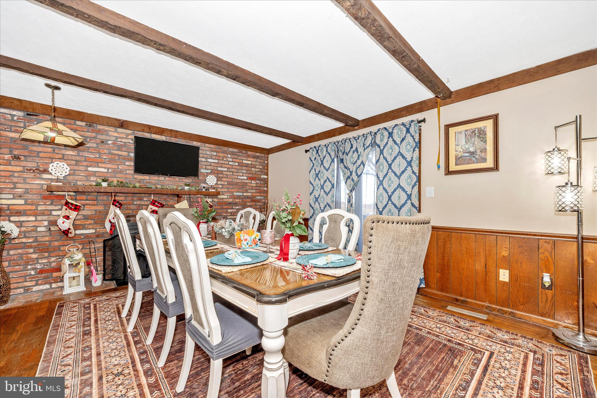 25801 Long Corner Road Gaithersburg, MD 20882 - Photo 26 of 52 a outdoor living space with furniture and flat screen tv