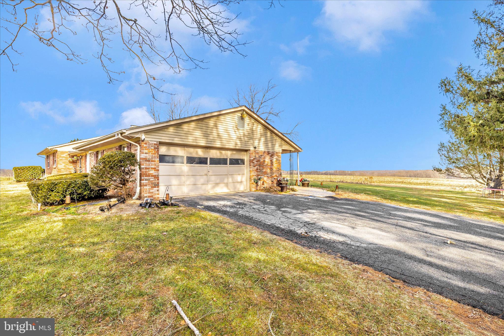 25801 Long Corner Road Gaithersburg, MD 20882 - Photo 4 of 52 a view of a house with a swimming pool