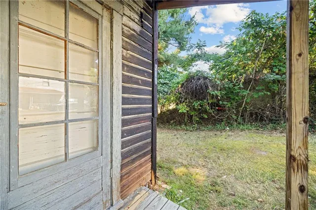 a view of yard from a balcony