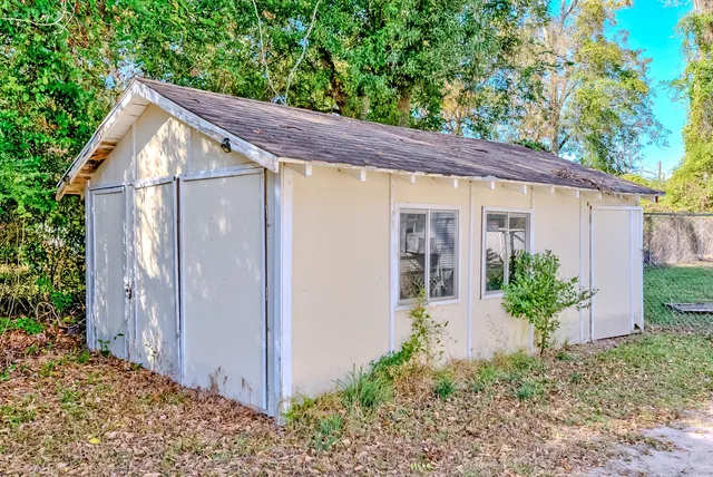 a house view with a outdoor space