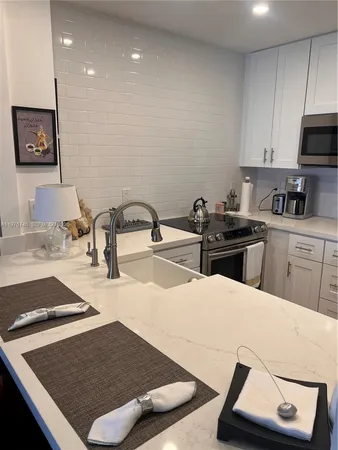 $2,500 | 400 North Riverside Drive, Unit 410, Pompano Beach, FL 33062