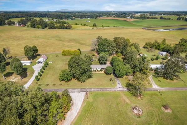 $310,000 | 293 Airport Drive, McMinnville, TN 37110