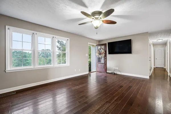 $310,000 | 293 Airport Drive, McMinnville, TN 37110