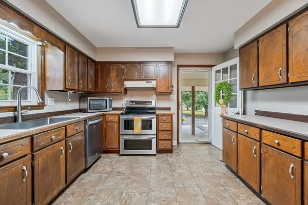 $310,000 | 293 Airport Drive, McMinnville, TN 37110