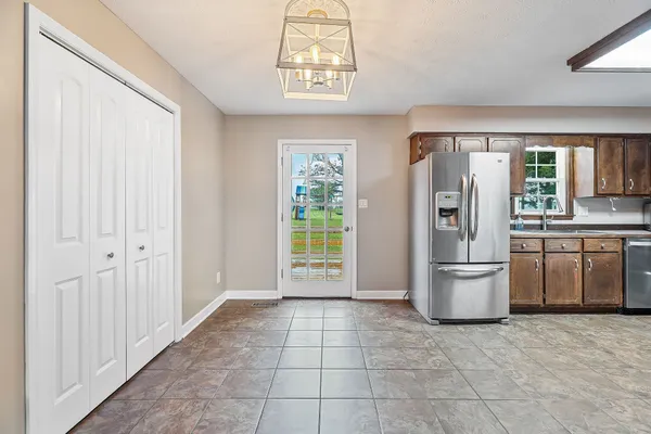 $310,000 | 293 Airport Drive, McMinnville, TN 37110