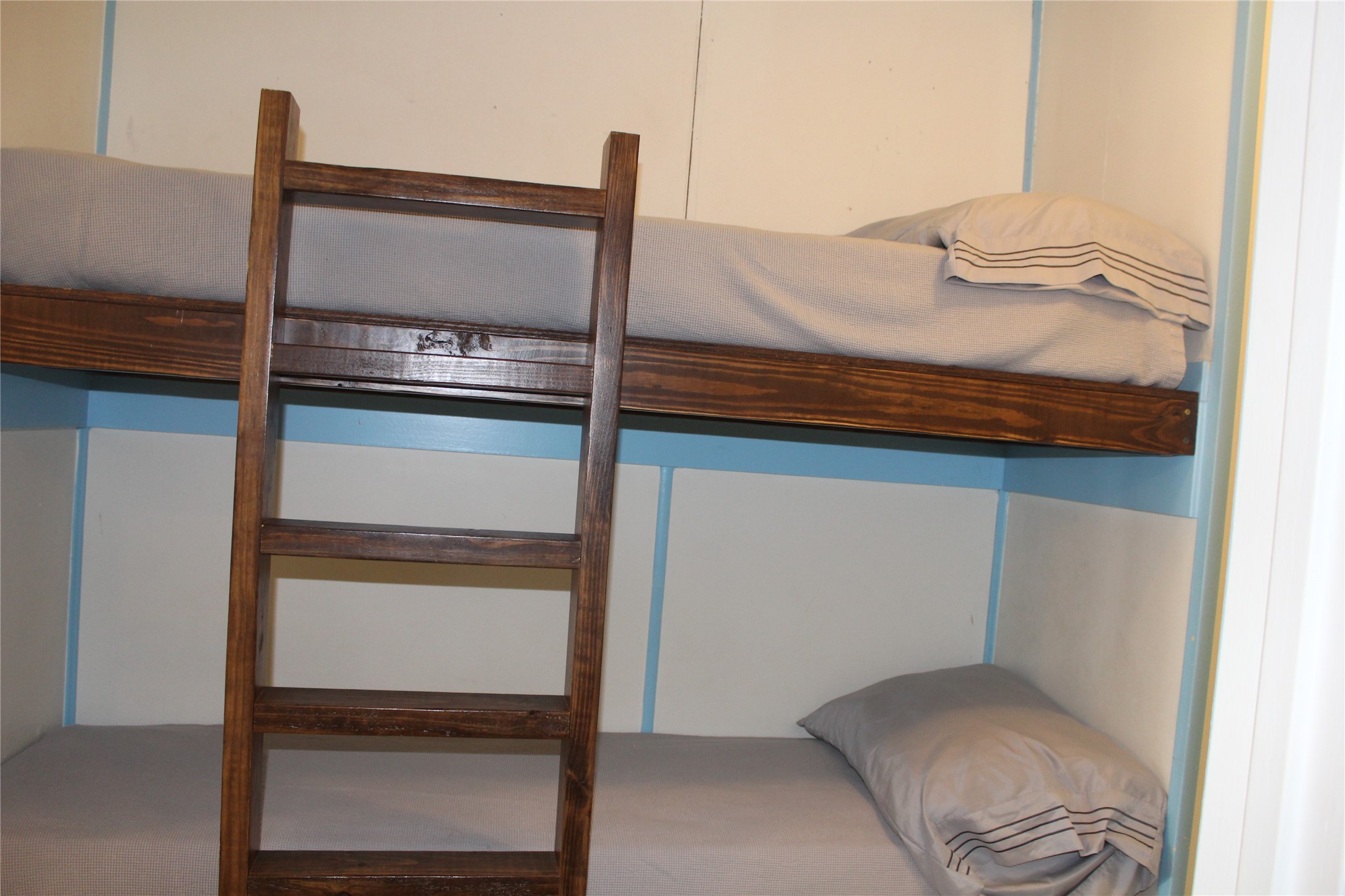 3938 Surfside Boulevard Corpus Christi, TX 78402 - Photo 18 of 21 Custom built bunk beds