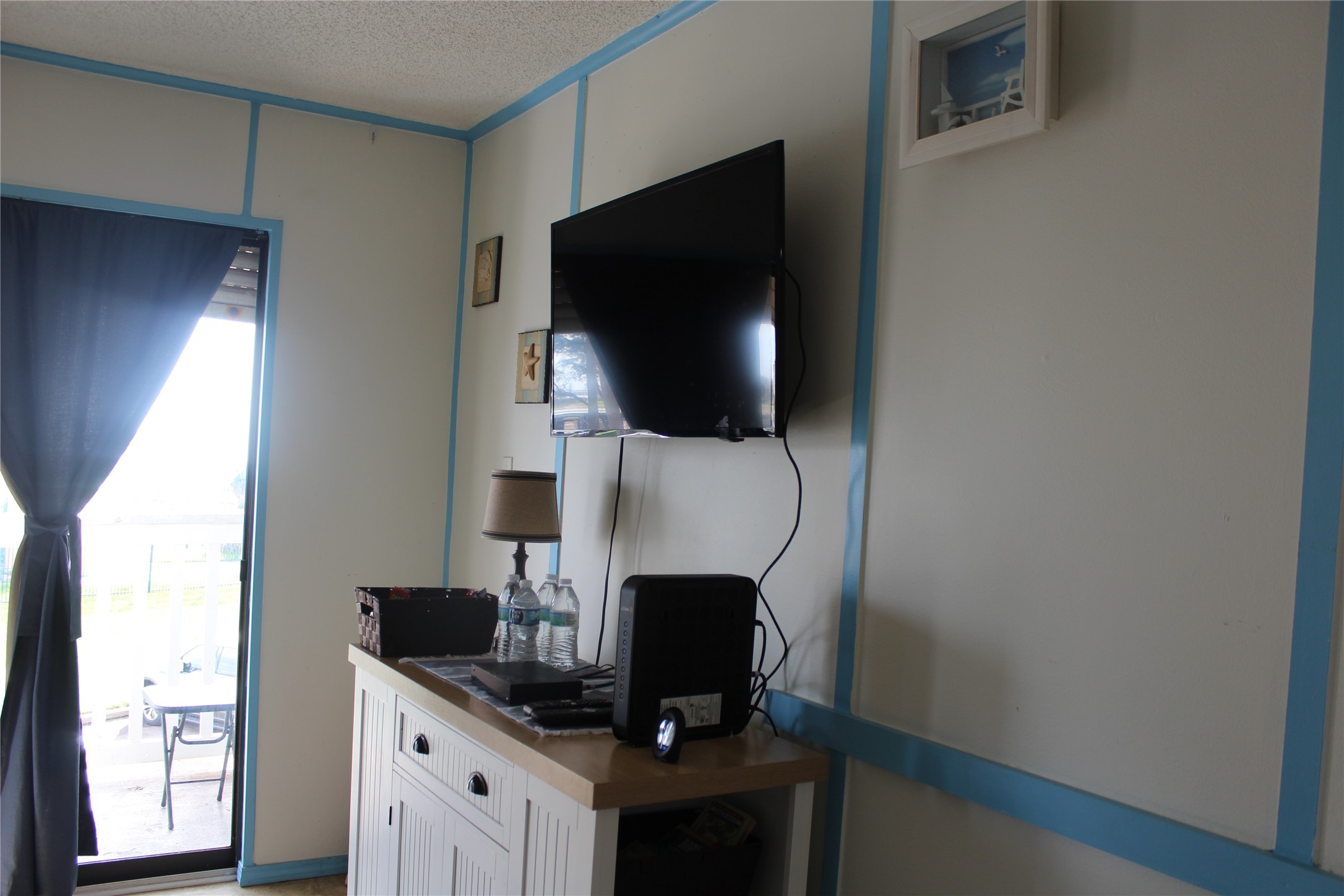 3938 Surfside Boulevard Corpus Christi, TX 78402 - Photo 20 of 21 Living Room