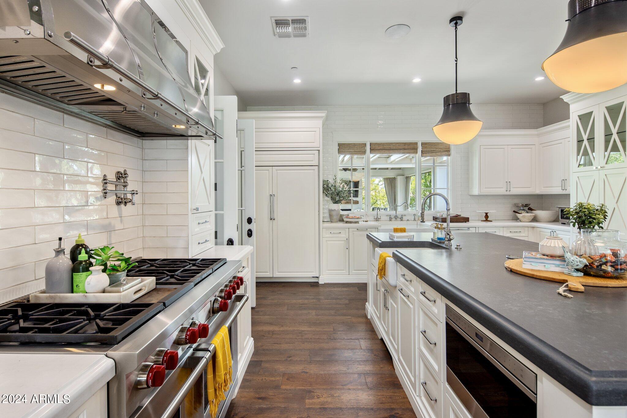 4802 North 46th Street Phoenix, AZ 85018 - Photo 11 of 48 32-web-or-mls-D46A9105