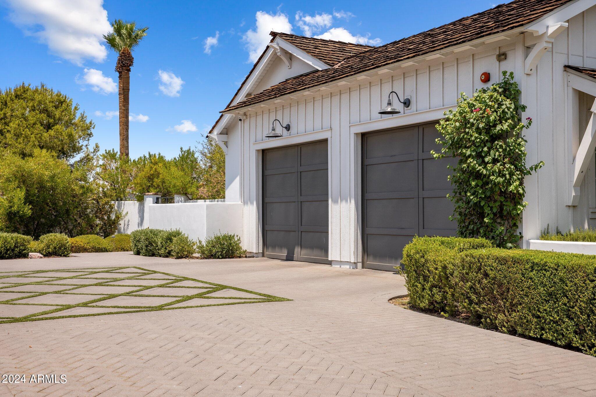 4802 North 46th Street Phoenix, AZ 85018 - Photo 33 of 48 4-web-or-mls-D46A9264