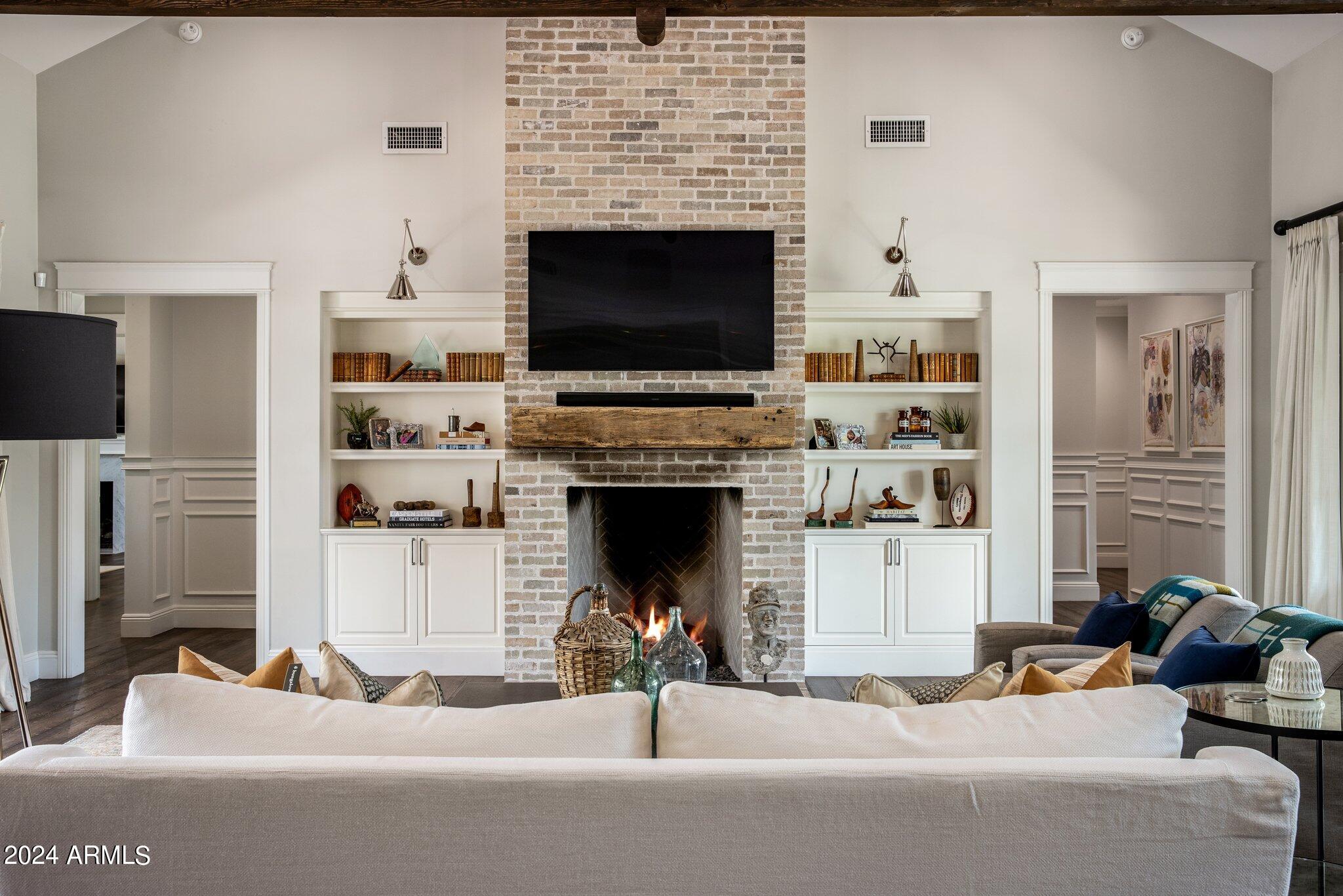 4802 North 46th Street Phoenix, AZ 85018 - Photo 5 of 48 35-web-or-mls-D46A9149