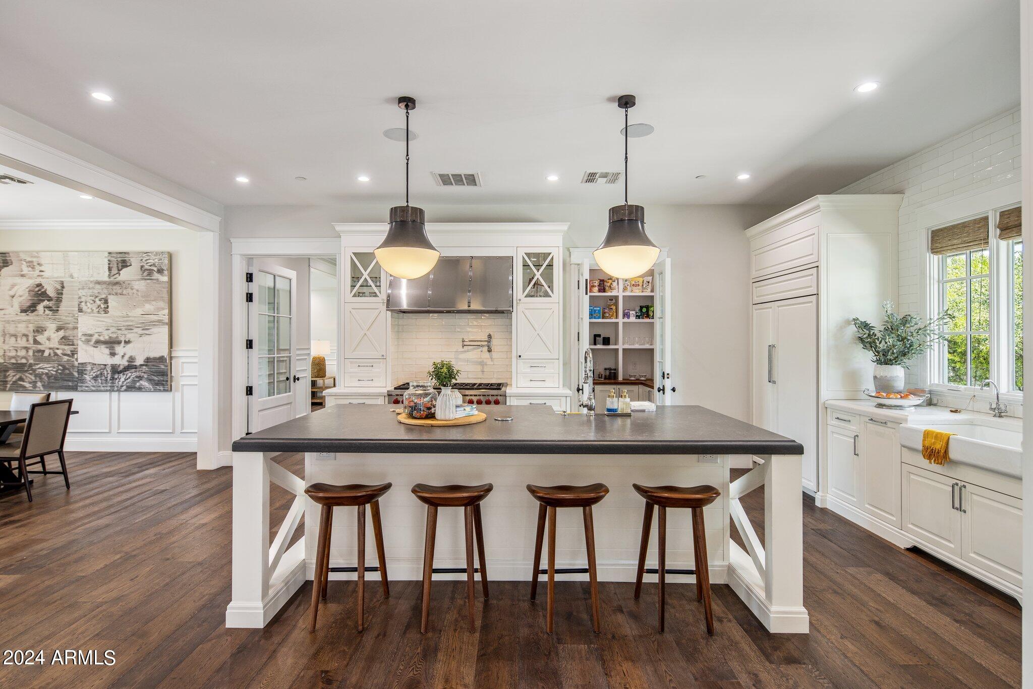 4802 North 46th Street Phoenix, AZ 85018 - Photo 9 of 48 30-web-or-mls-D46A9095