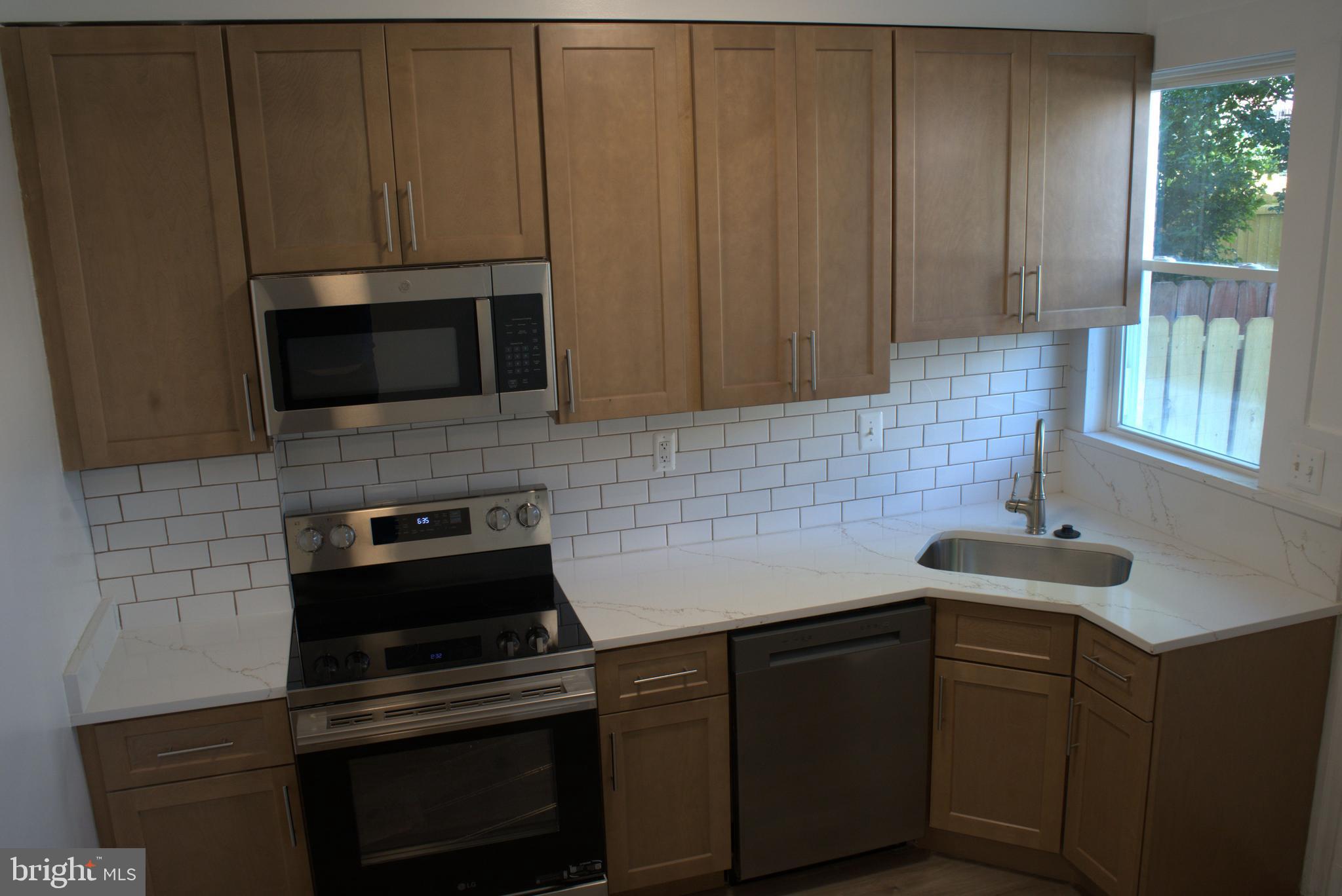 117 South Wickham Road Baltimore, MD 21229 - Photo 37 of 121 Kitchen16