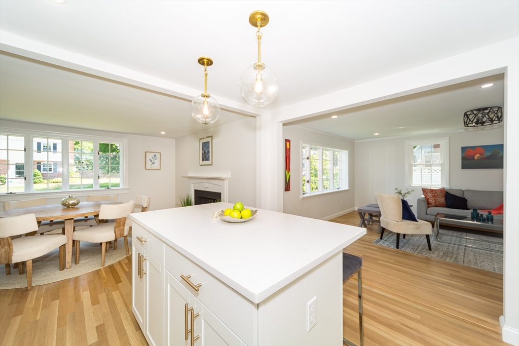 18 Hampton Road Natick, MA 01760 - Photo 11 of 34 Gallery Image 11