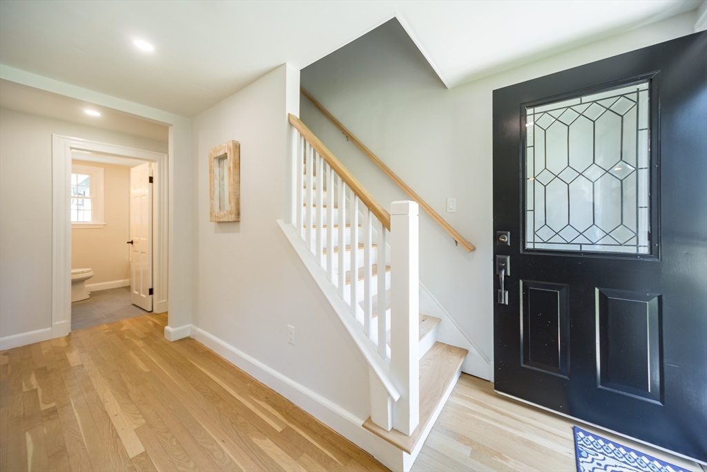 18 Hampton Road Natick, MA 01760 - Photo 4 of 34 Gallery Image 4
