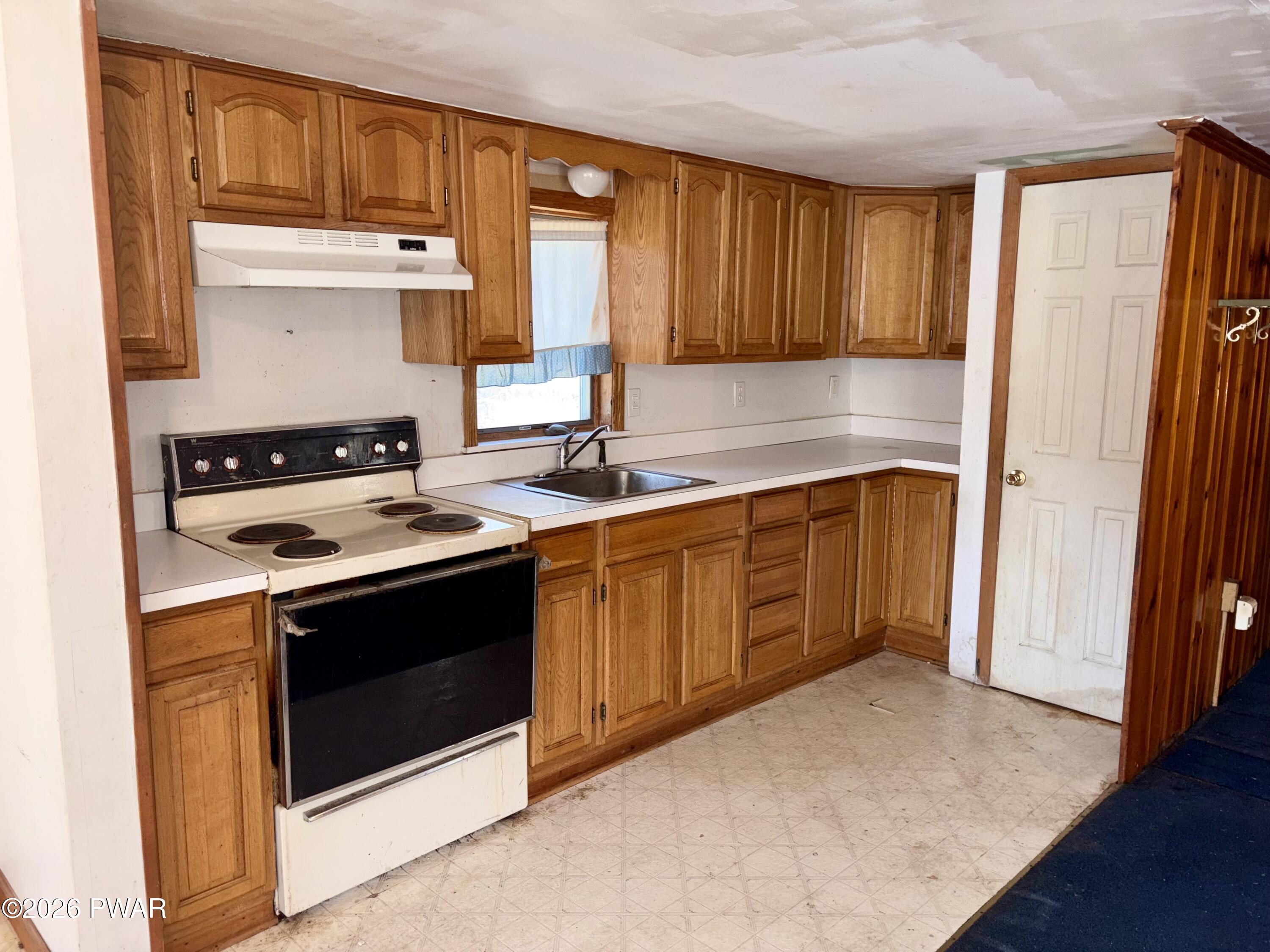 192 Aspen Road Dingmans Ferry, PA 18328 - Photo 11 of 36