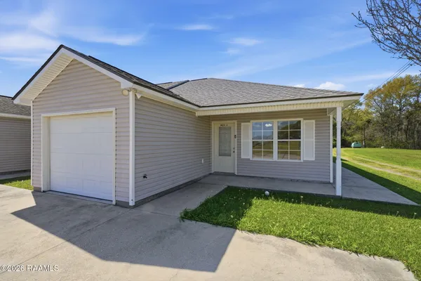 $1,000 | 1422 Southport Boulevard, Unit A, New Iberia, LA 70560