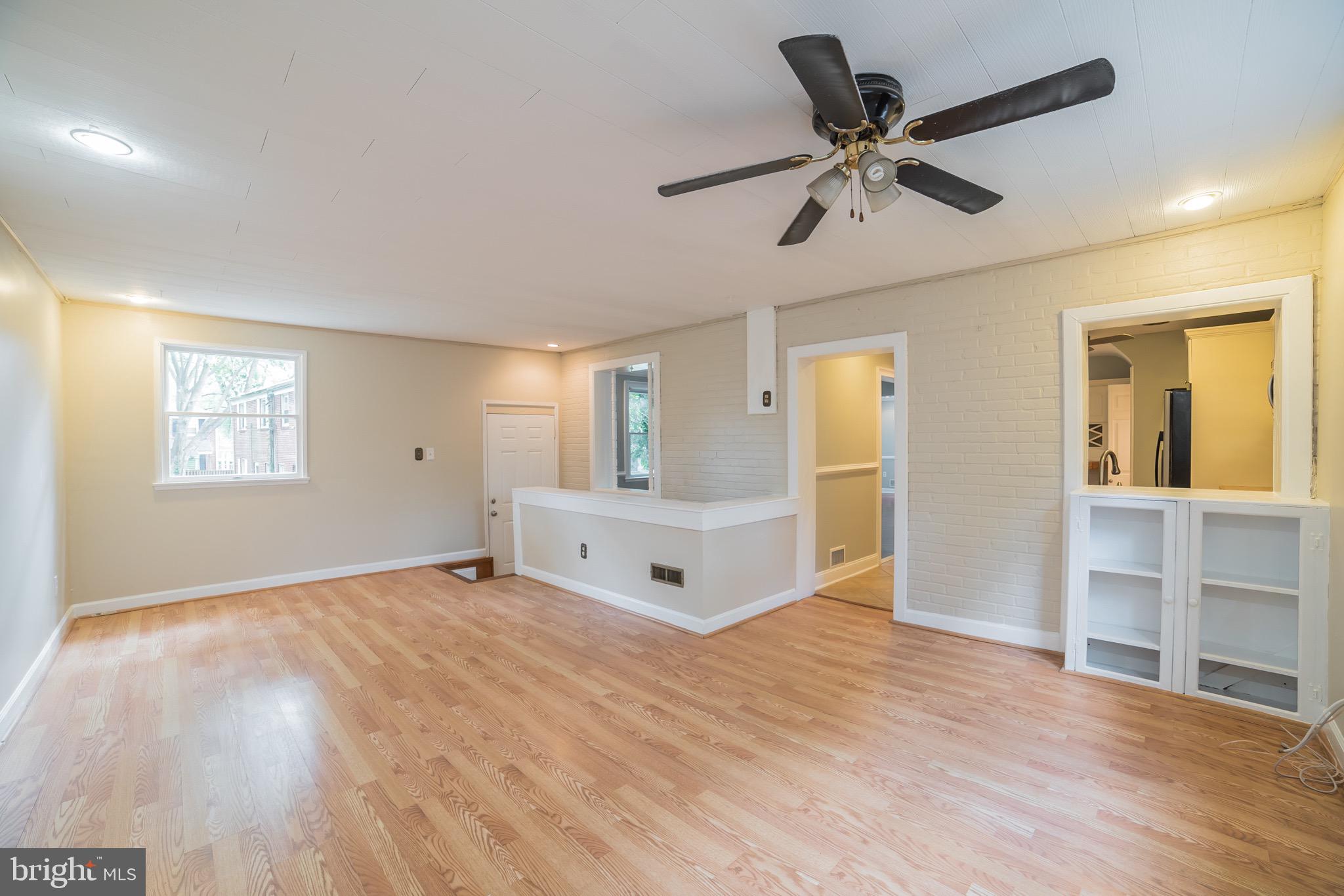 1310 Brixton Road Baltimore, MD 21239 - Photo 13 of 30 Large family room