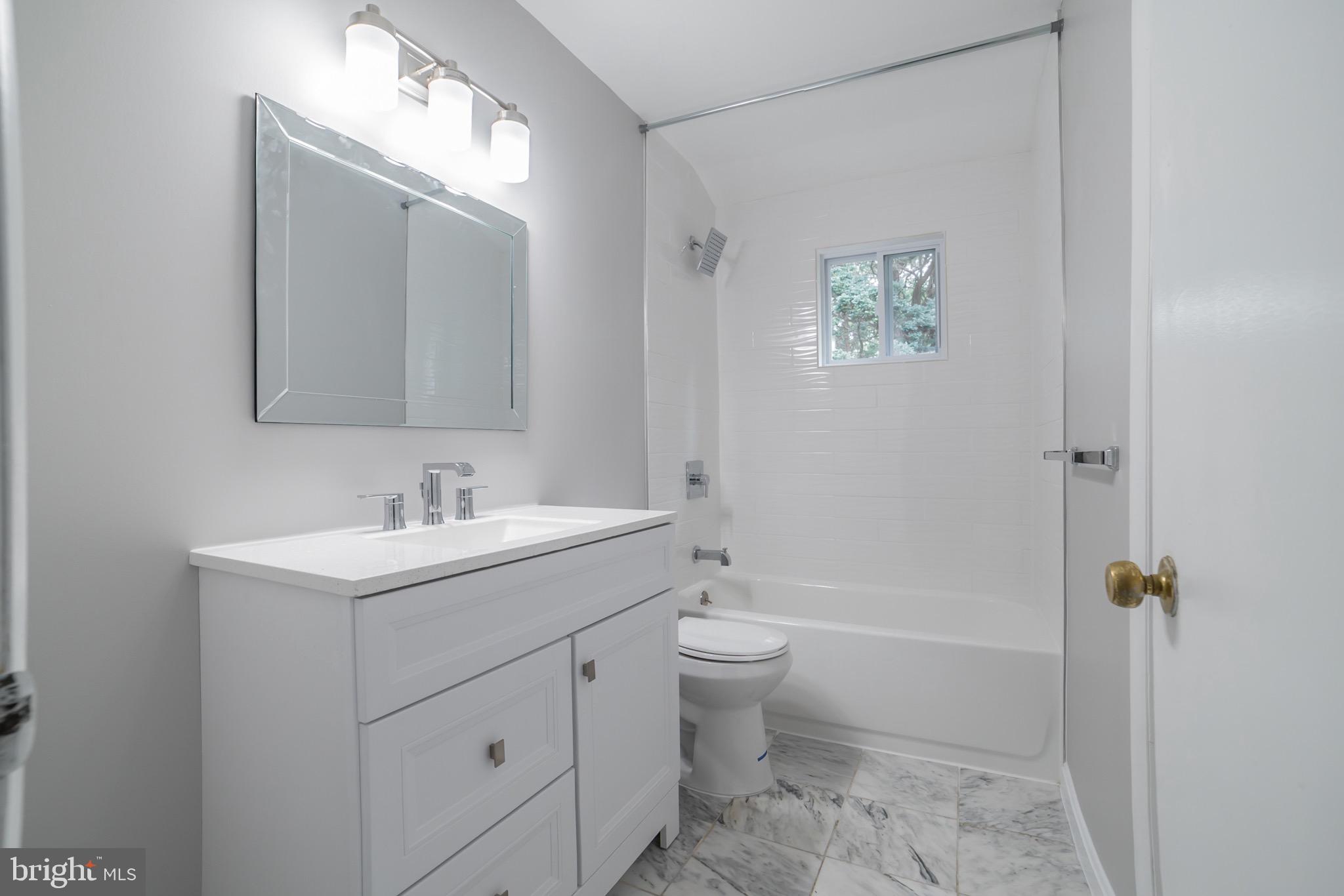 1310 Brixton Road Baltimore, MD 21239 - Photo 23 of 30 Full bathroom on upper level