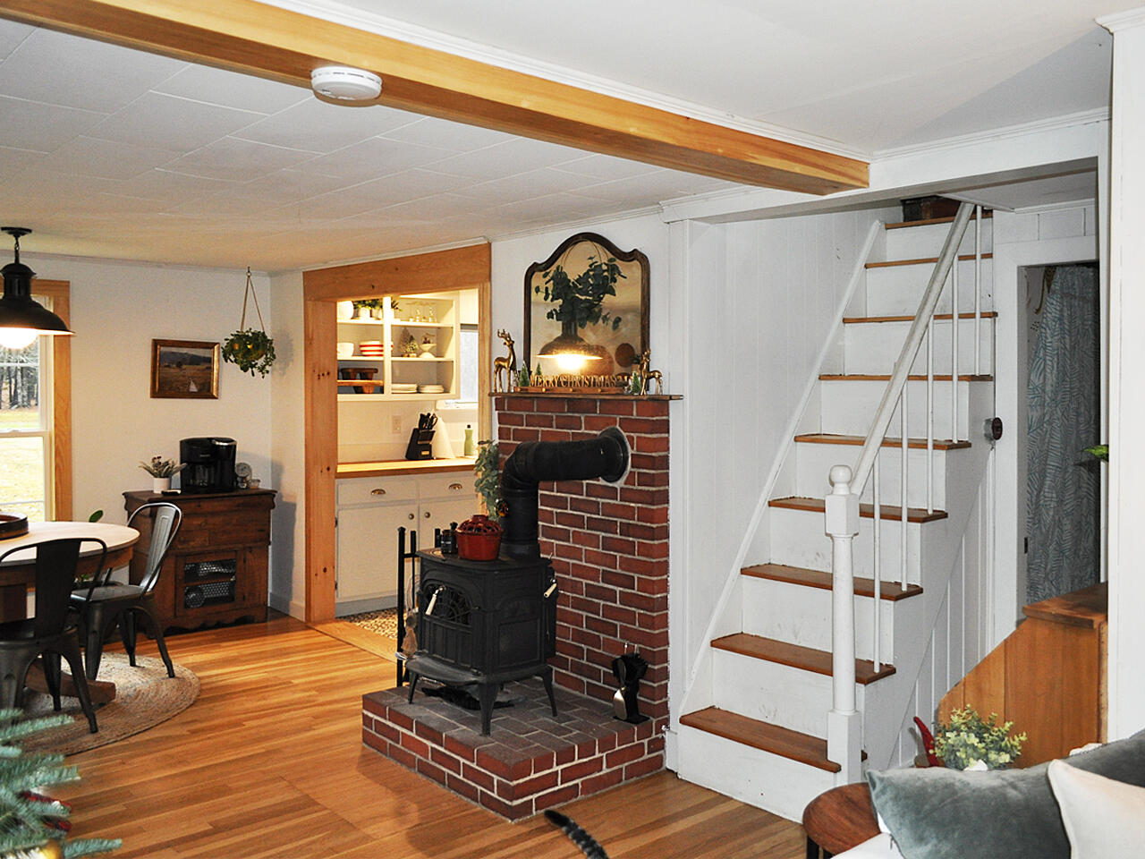 138 Standpipe Road Damariscotta, ME 04543 - Photo 16 of 34 1-Living-104-1280
