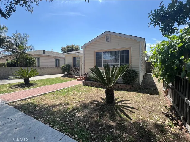 $690,000 | 2085 Fashion Avenue, Long Beach, CA 90810