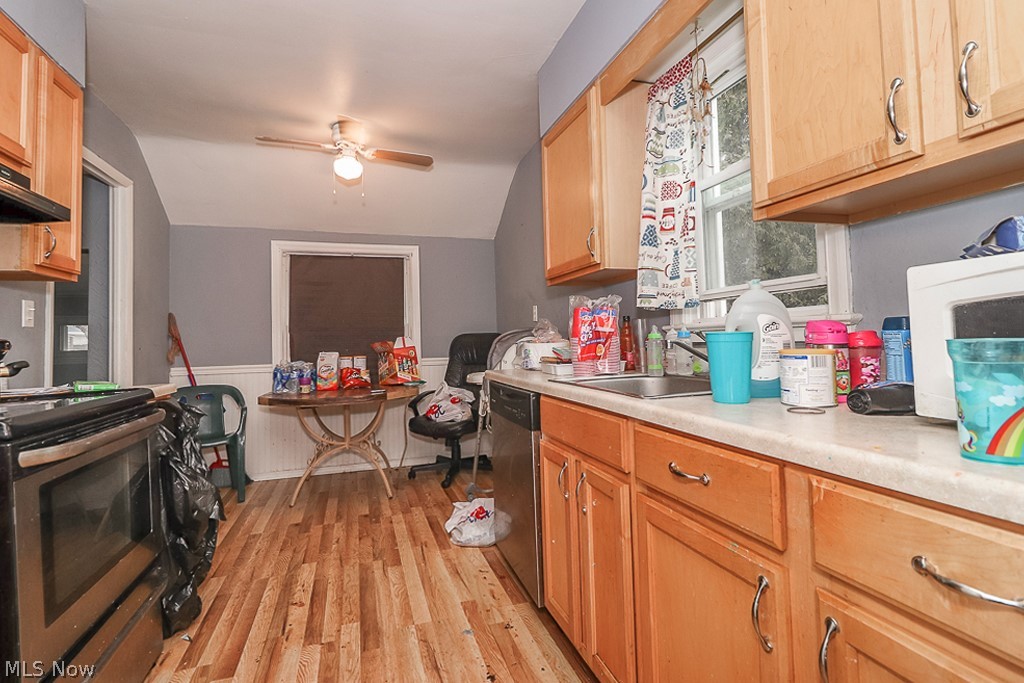 4326 Redding Road Cleveland, OH 44109 - Photo 12 of 33