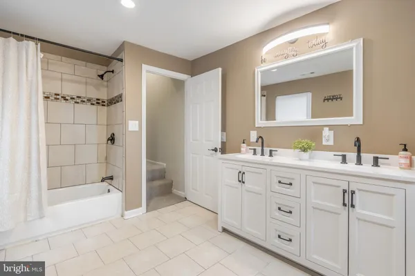 $1,900 | 1235 North Bond Street, Baltimore, MD 21213