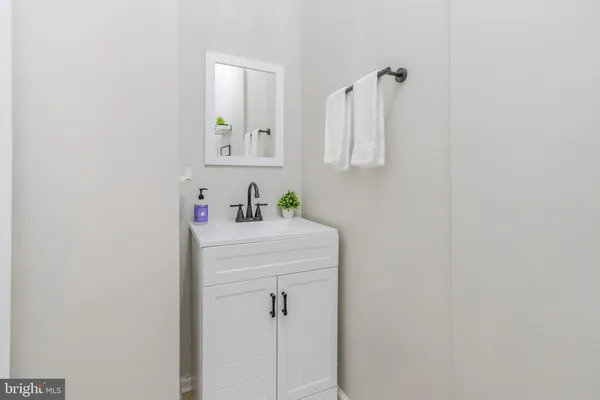 $1,900 | 1235 North Bond Street, Baltimore, MD 21213