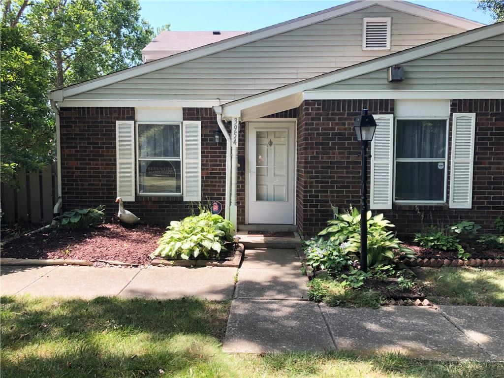 3954 Braddock Road Indianapolis, IN 46268 - Photo 3 of 27 Gallery Image 3