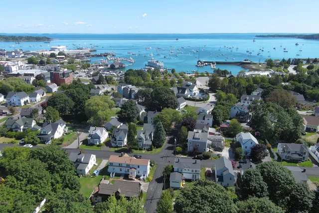 $425,000 | 22 State Street, Rockland, ME 04841