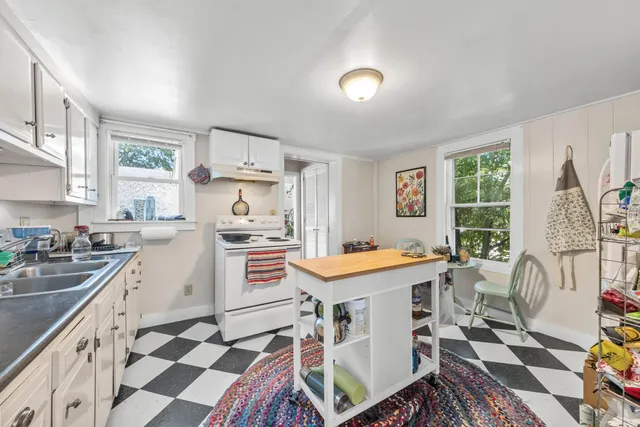 $425,000 | 22 State Street, Rockland, ME 04841