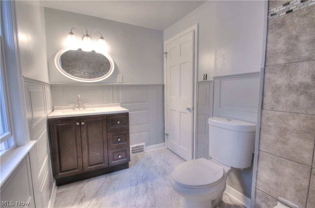 860 Montford Road Cleveland Heights, OH 44121 - Photo 14 of 29