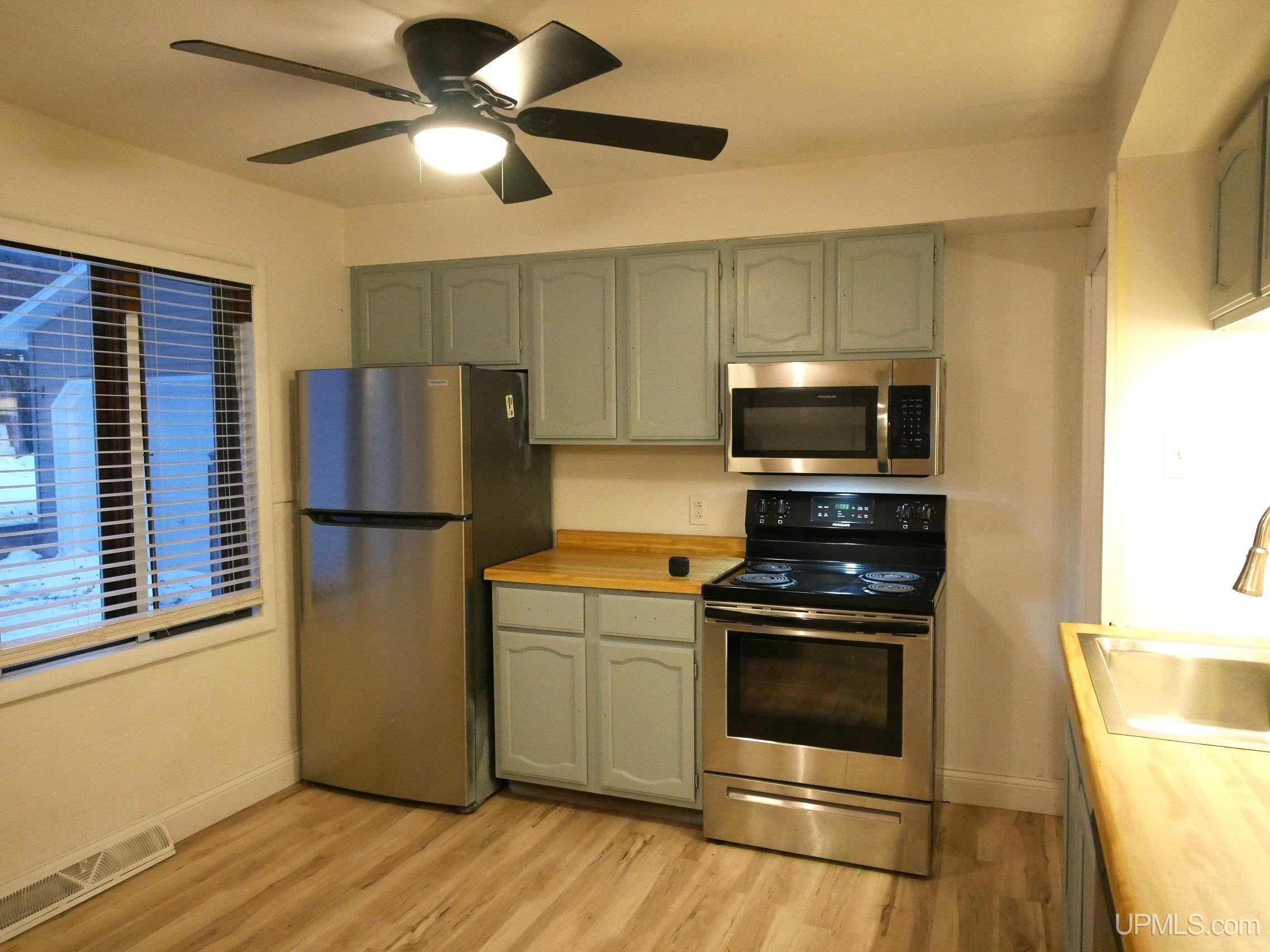 237 Kearsarge Street Calumet, MI 49913 - Photo 26 of 79