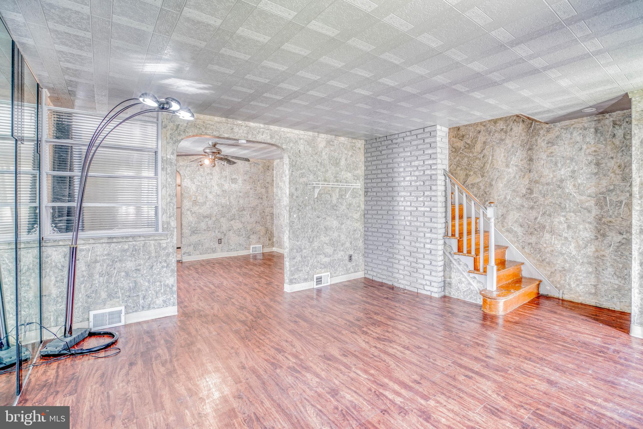 329 Laurel Road Sharon Hill, PA 19079 - Photo 6 of 38 Gallery Image 6