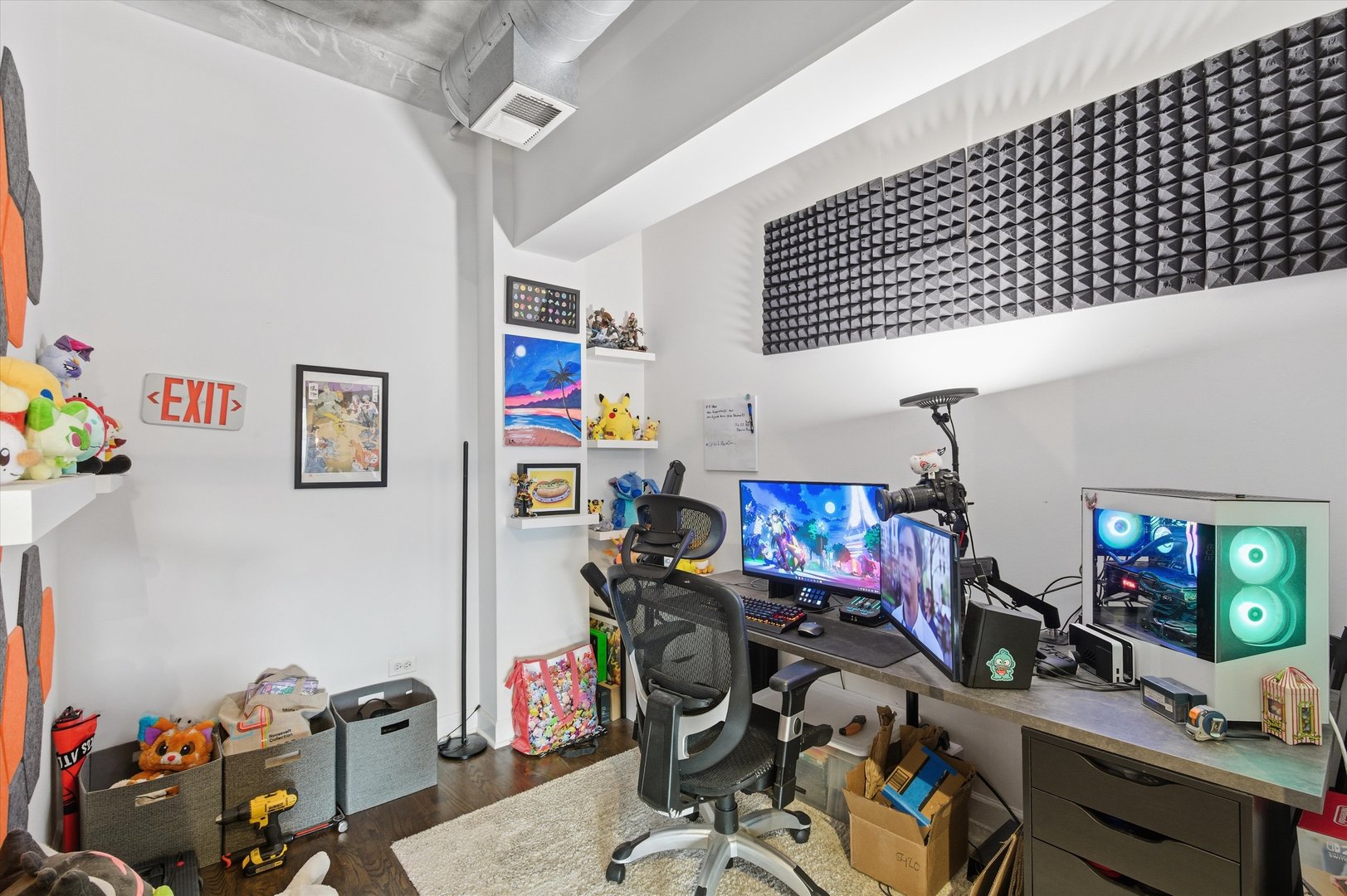 1440 South Michigan Avenue, Unit 415 Chicago, IL 60605 - Photo 4 of 18 a view of a room with gym equipment